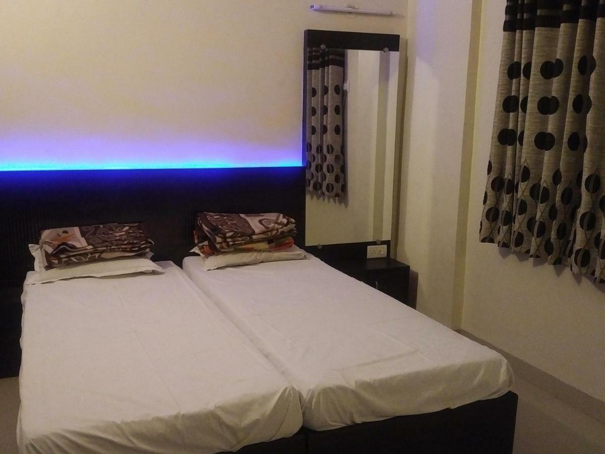 Hotel Rose Lodge 浦那 外观 照片