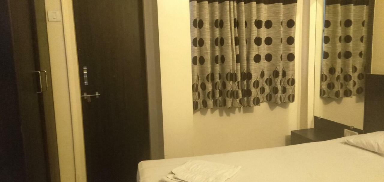 Hotel Rose Lodge 浦那 外观 照片