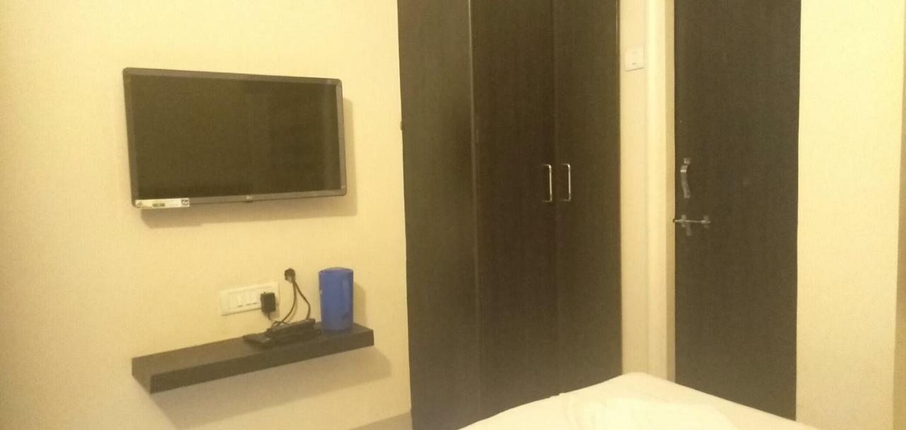 Hotel Rose Lodge 浦那 外观 照片