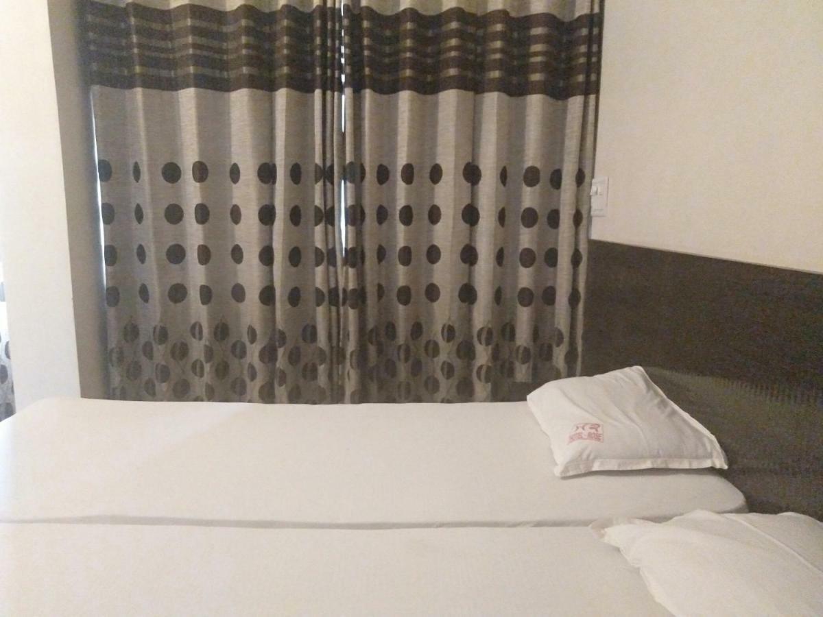 Hotel Rose Lodge 浦那 外观 照片